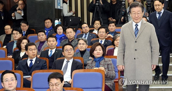 의총에 참석하는 이재명 더불어민주당 대표@사진 연합뉴스